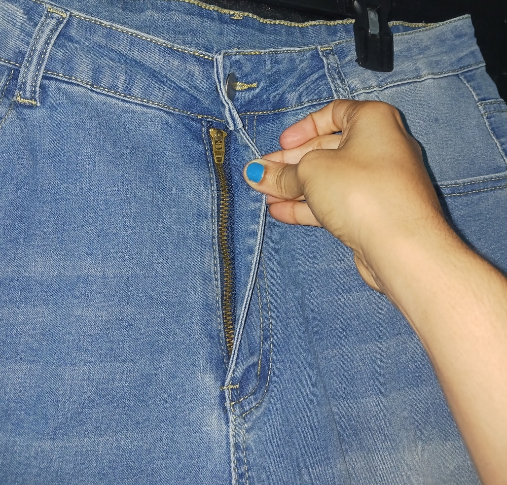 Shein Curve Women Denim Pearls Capri Jeans - Picture 4 of 8